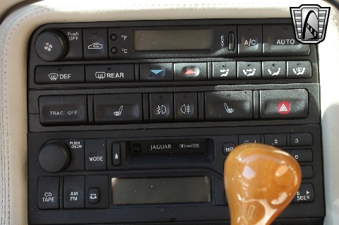 2000 Jaguar XK8 image 87