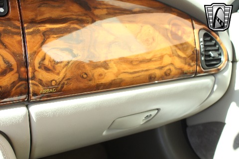 2000 Jaguar XK8 image 89