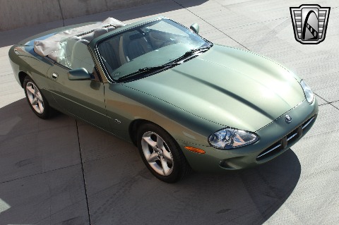 2000 Jaguar XK8 image 14