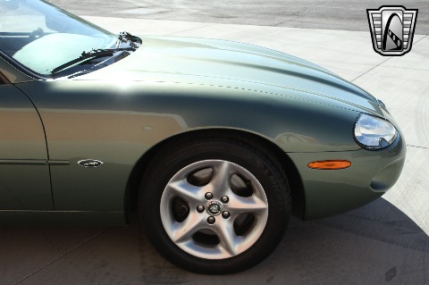 2000 Jaguar XK8 image 40
