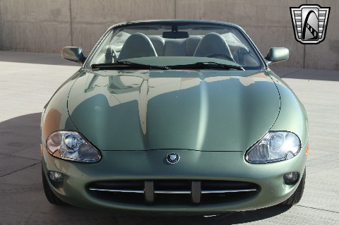 2000 Jaguar XK8 image 15
