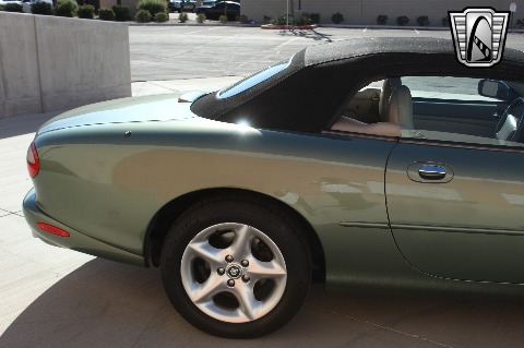 2000 Jaguar XK8 image 41