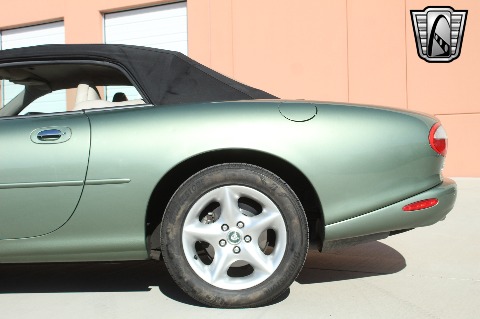 2000 Jaguar XK8 image 43