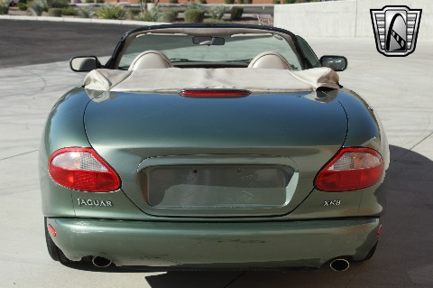 2000 Jaguar XK8 image 18