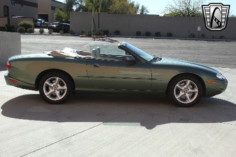 2000 Jaguar XK8 image 20