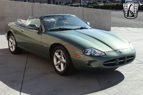 2000 Jaguar XK8 image 21