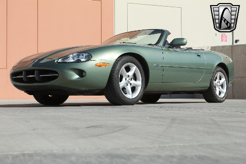 2000 Jaguar XK8 image 23