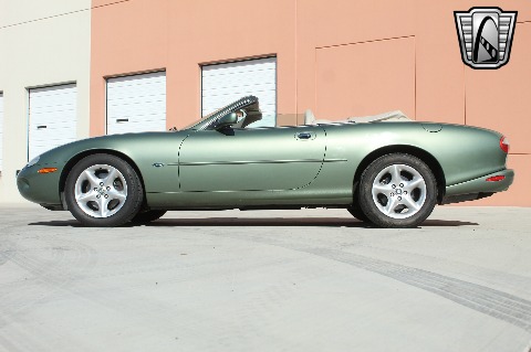2000 Jaguar XK8 image 24