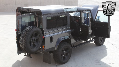1987 Land Rover Defender image 38