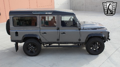 1987 Land Rover Defender image 15