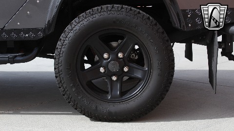 1987 Land Rover Defender image 95