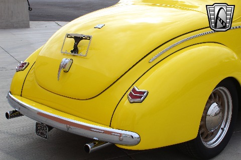 1940 Ford Deluxe image 81