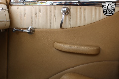 1940 Ford Deluxe image 108