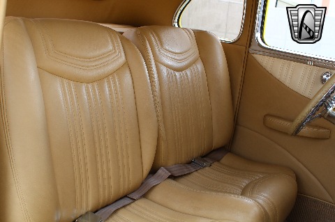 1940 Ford Deluxe image 112