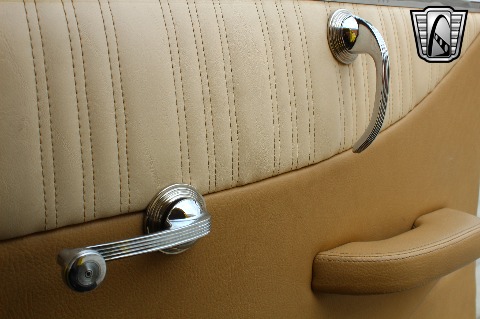 1940 Ford Deluxe image 114