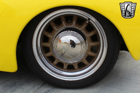 1940 Ford Deluxe image 90