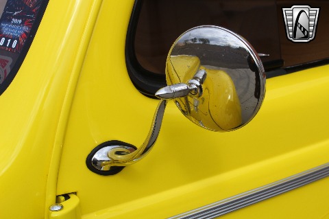 1940 Ford Deluxe image 69