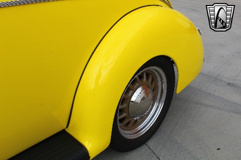 1940 Ford Deluxe image 76