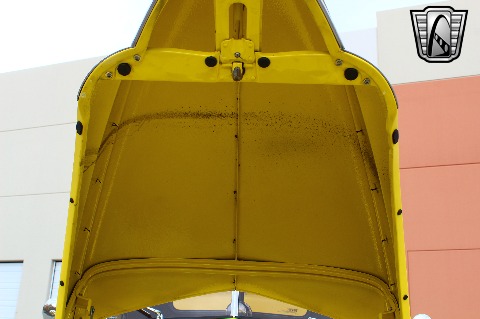 1940 Ford Deluxe image 128