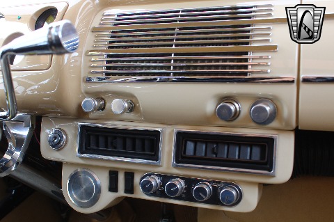 1940 Ford Deluxe image 105