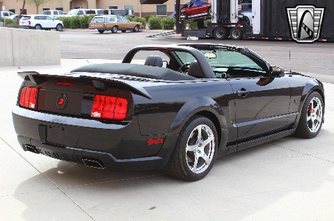 2007 Ford Mustang image 32