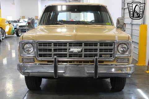 1975 Chevrolet Suburban image 55