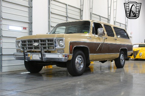 1975 Chevrolet Suburban image 4