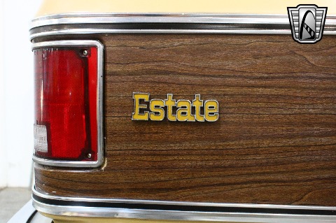 1975 Chevrolet Suburban image 82