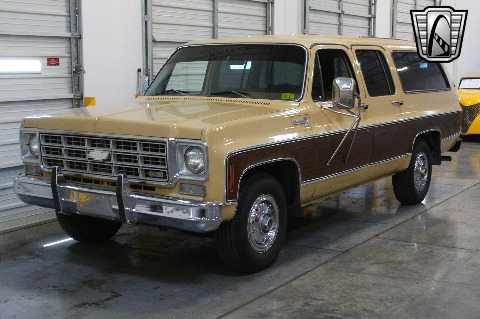 1975 Chevrolet Suburban image 5
