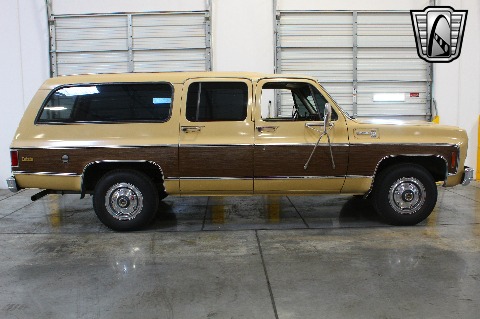1975 Chevrolet Suburban image 57