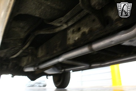 1975 Chevrolet Suburban image 135