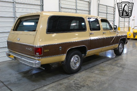 1975 Chevrolet Suburban image 58