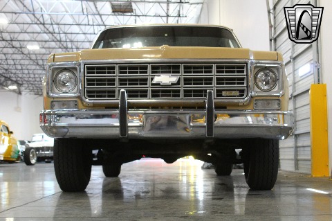 1975 Chevrolet Suburban image 59