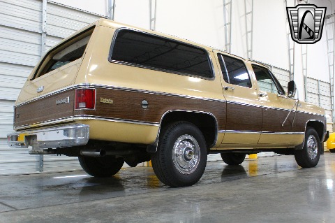 1975 Chevrolet Suburban image 62