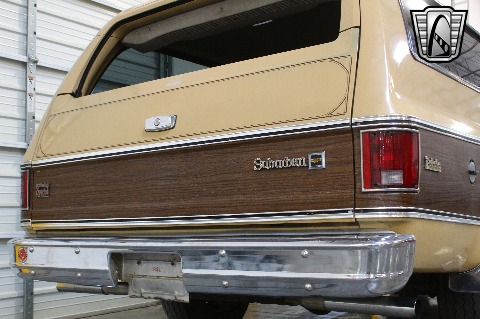 1975 Chevrolet Suburban image 88