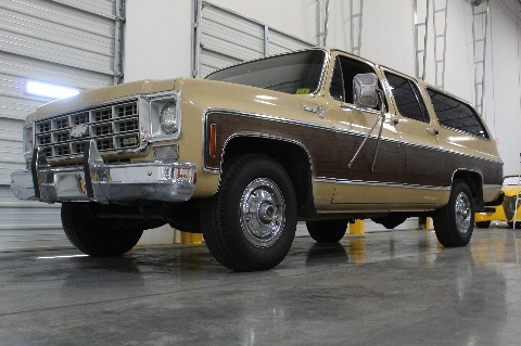 1975 Chevrolet Suburban image 18
