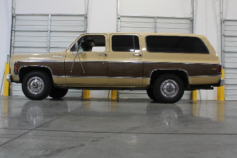 1975 Chevrolet Suburban image 19