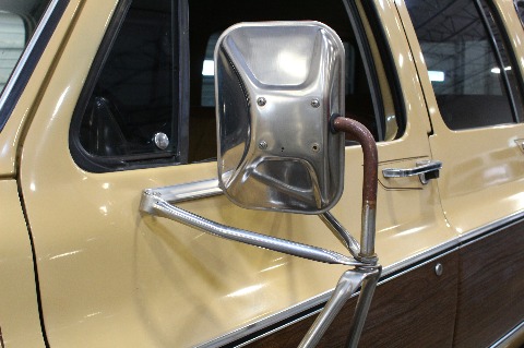 1975 Chevrolet Suburban image 45