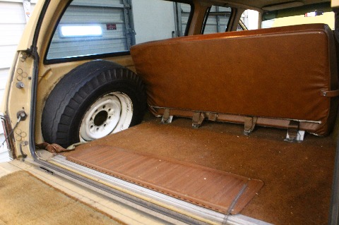 1975 Chevrolet Suburban image 123