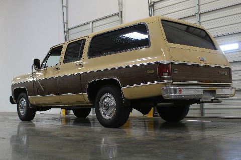 1975 Chevrolet Suburban image 20