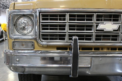 1975 Chevrolet Suburban image 72