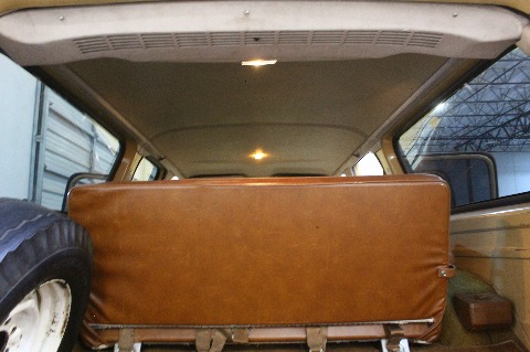 1975 Chevrolet Suburban image 124