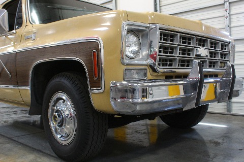 1975 Chevrolet Suburban image 75