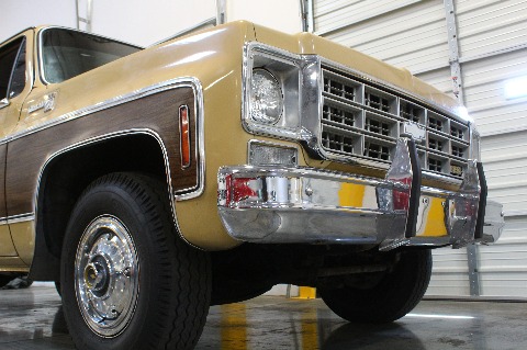 1975 Chevrolet Suburban image 76