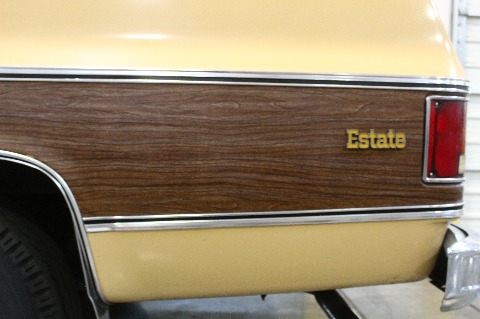 1975 Chevrolet Suburban image 51