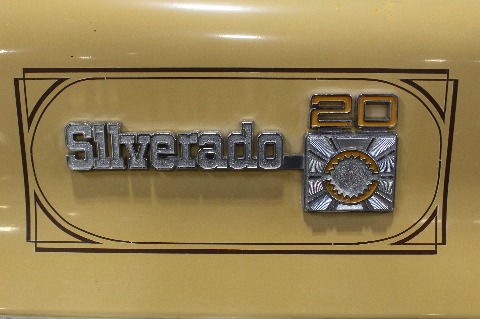 1975 Chevrolet Suburban image 78