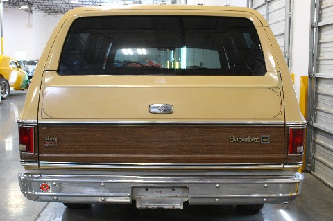 1975 Chevrolet Suburban image 27