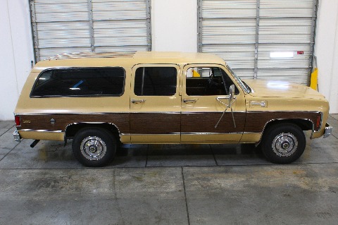 1975 Chevrolet Suburban image 53