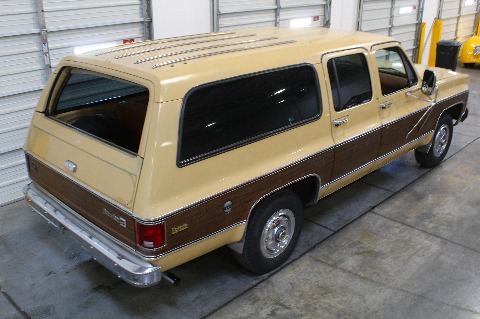 1975 Chevrolet Suburban image 54