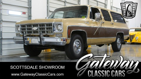 1975 Chevrolet Suburban image 1